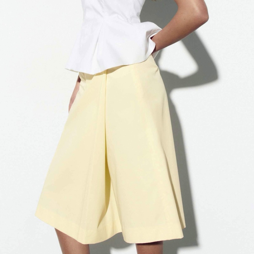 Zara Cream Women's Shorts